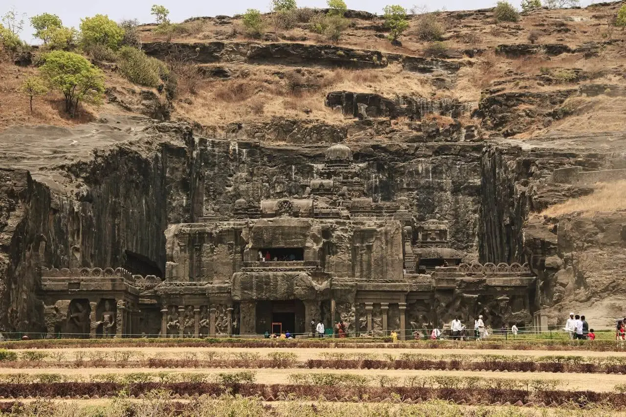 10 best tourist Places in Maharashtra-Ellora caves